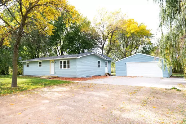 10625 Cameo CIR, Glencoe, MN 55336