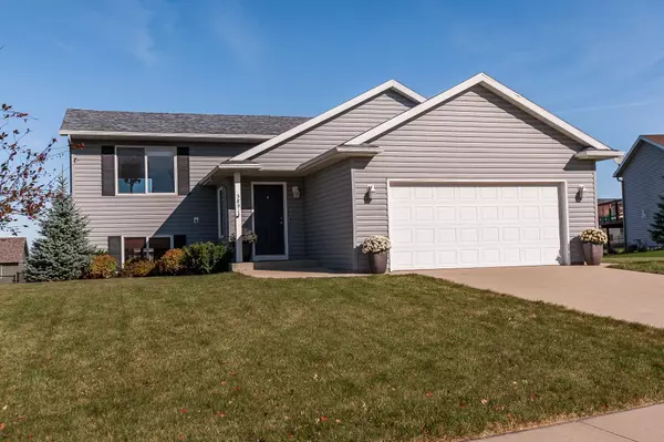 5891 Crown LN NW, Rochester, MN 55901