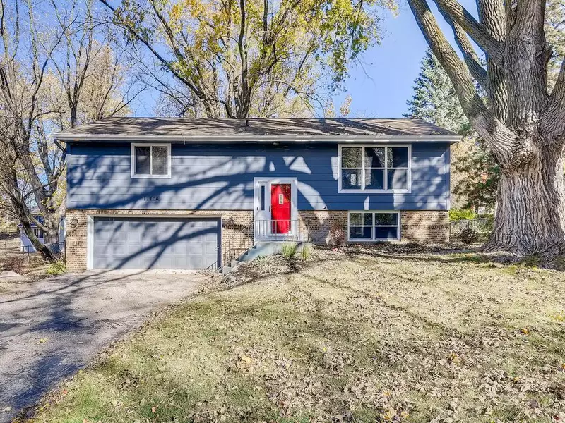 11104 Oak Knoll TER S, Minnetonka, MN 55305