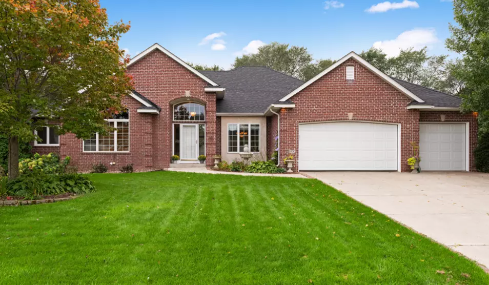 Chaska, MN 55318,2900 Fairway DR