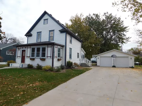 207 10th ST S, Benson, MN 56215