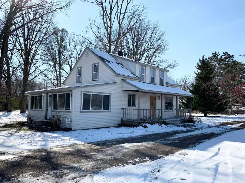 960 US Highway 8, Apple River Twp, WI 54001