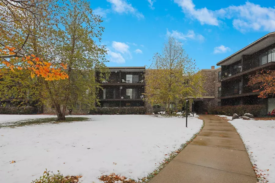 4100 Parklawn AVE #101, Edina, MN 55435