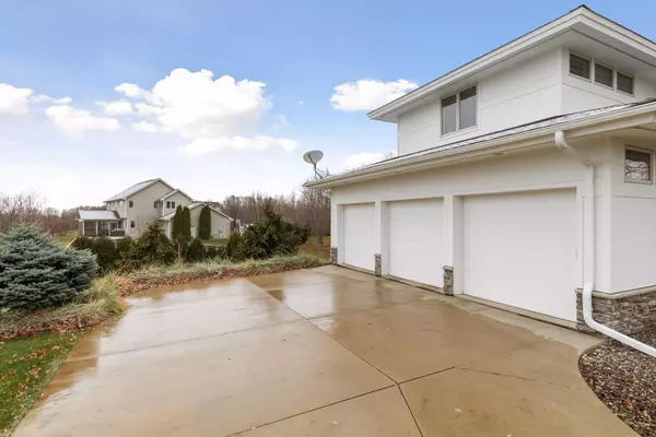 Lakeville, MN 55044,21250 Ridgewood TRL