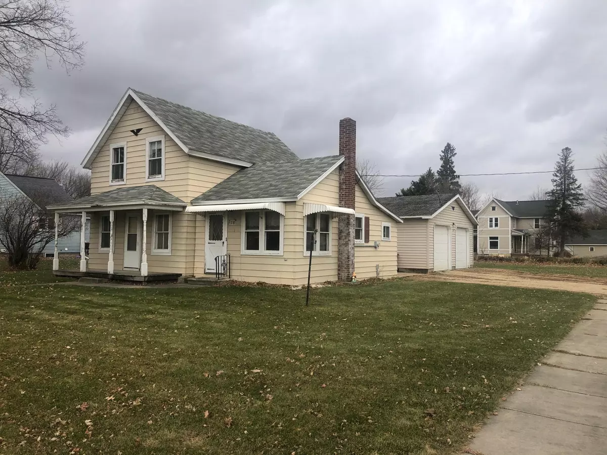 Mazeppa, MN 55956,278 Chestnut ST NE