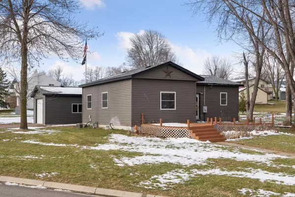 361 Central AVE S, Watkins, MN 55389