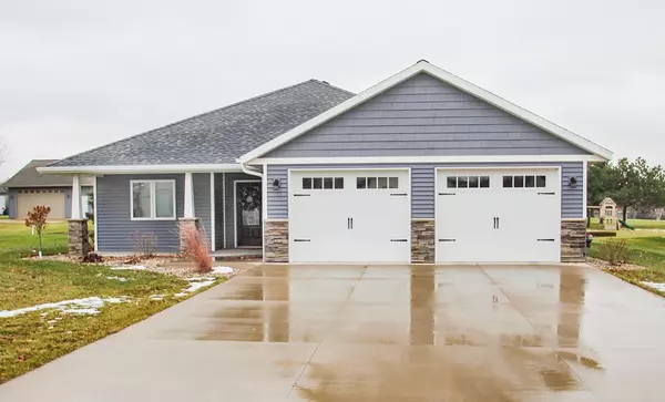 306 E River CIR, Sauk Centre, MN 56378