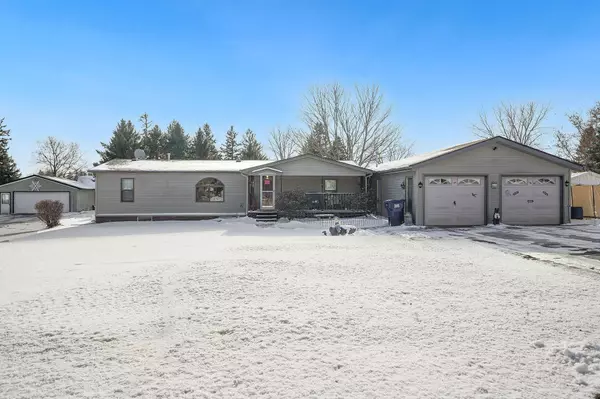 225 Trondheim RD, Kenyon, MN 55946