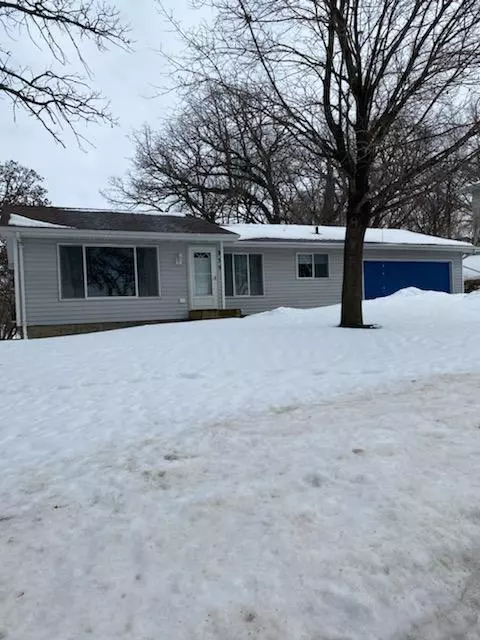 Fairmont, MN 56031,233 E Amber Lake DR