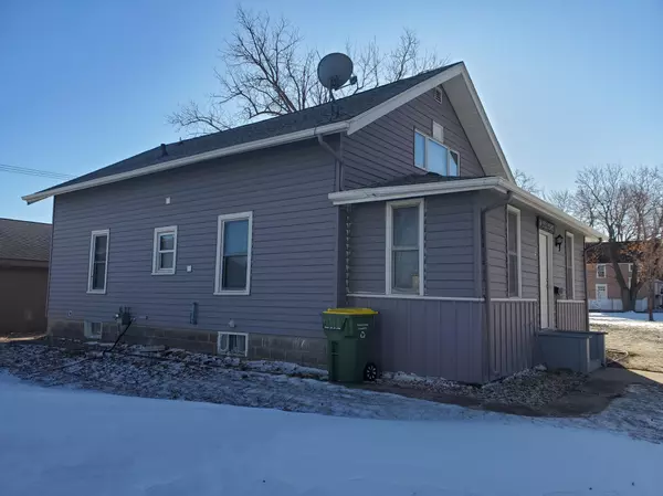 Pipestone, MN 56164,117 7th AVE SE