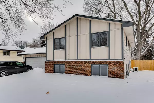 Brooklyn Park, MN 55444,7533 N Meadowwood CT