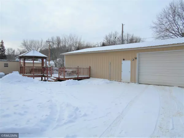 Henderson, MN 56044,402 N 5th ST