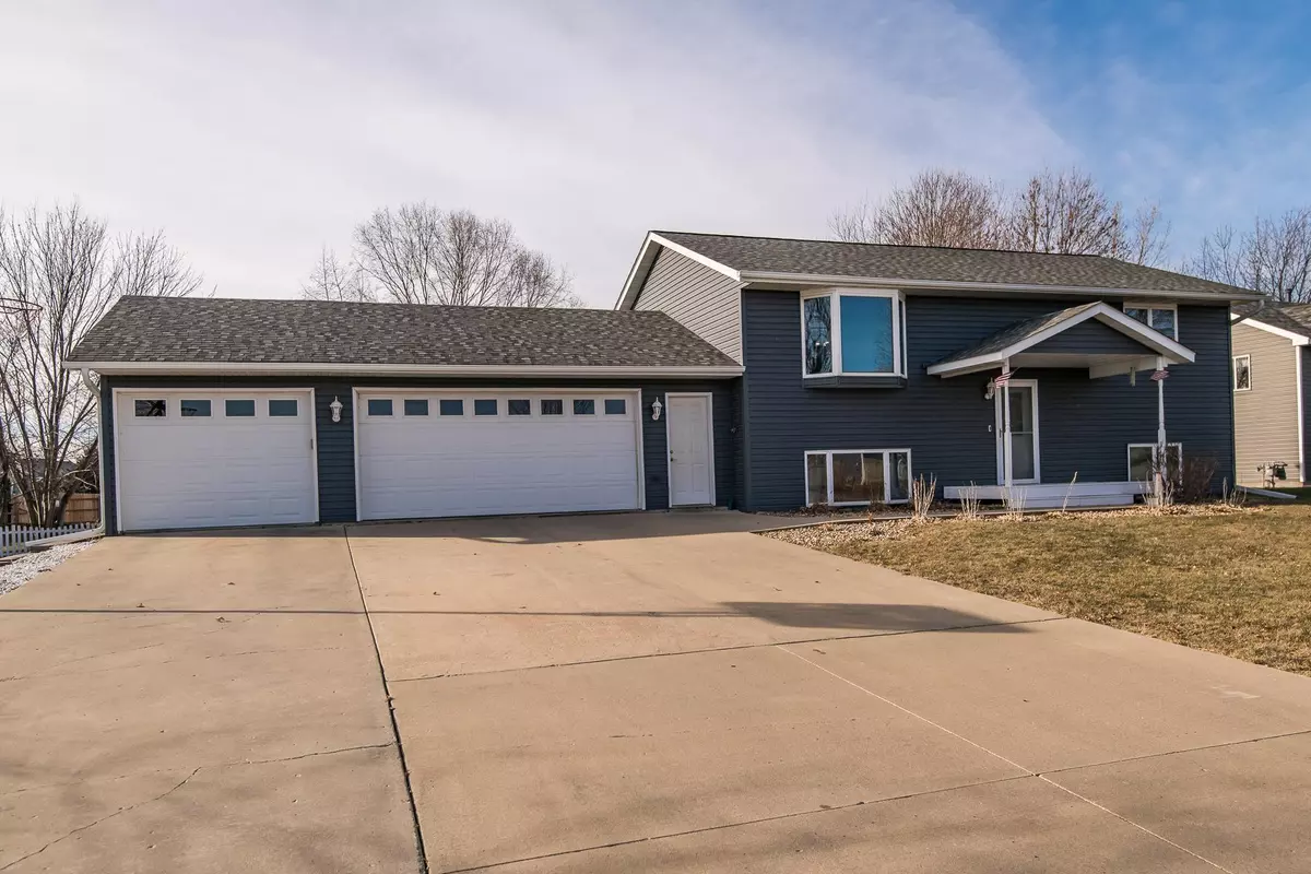 Kasson, MN 55944,303 10th AVE NE