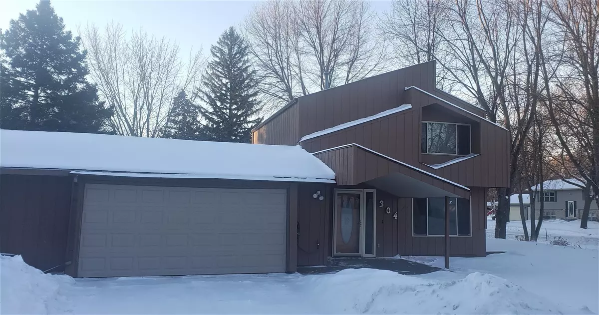 Montevideo, MN 56265,304 Cedar LN