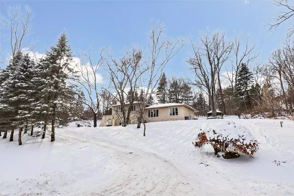 29 S Long Lake TRL, North Oaks, MN 55127