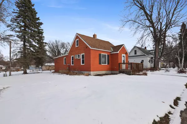 Litchfield, MN 55355,521 E 1st ST