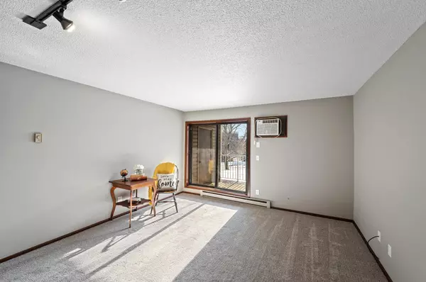 Saint Louis Park, MN 55426,300 Shelard Pkwy #204