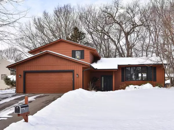 3015 Rosewood LN N, Plymouth, MN 55441