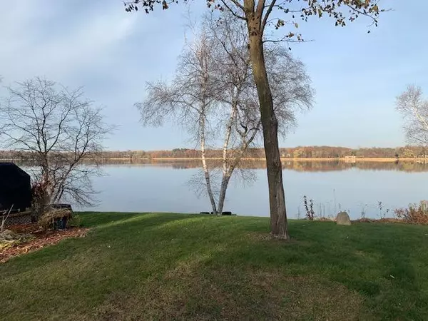 Lindstrom, MN 55045,27875 Lakelawn DR