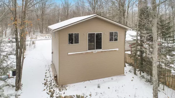 W5816 Happy Acres RD, Dewey Twp, WI 54563