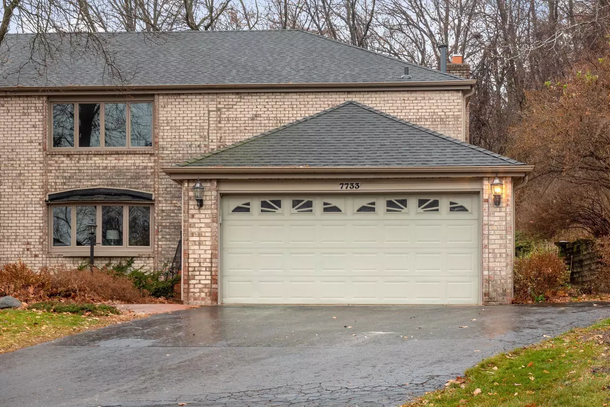 Edina, MN 55439,7733 Tanglewood CT