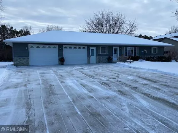 816 7th ST E, Litchfield, MN 55355