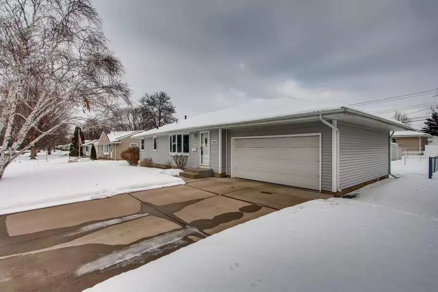 6821 Madison ST NE, Fridley, MN 55432