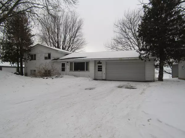 1107 4th ST NW, Clara City, MN 56222