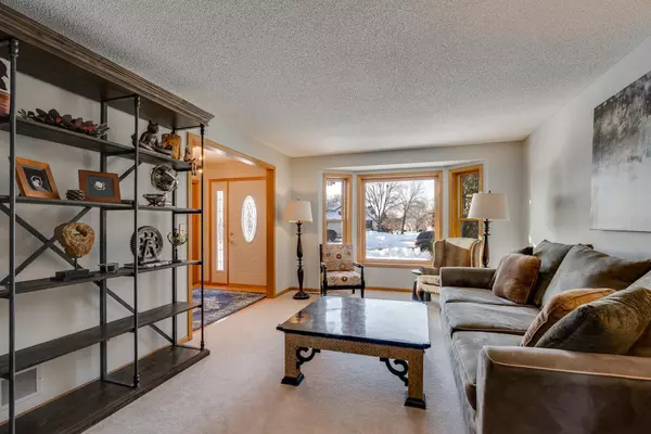 Eagan, MN 55122,3796 Blackhawk Ridge CIR