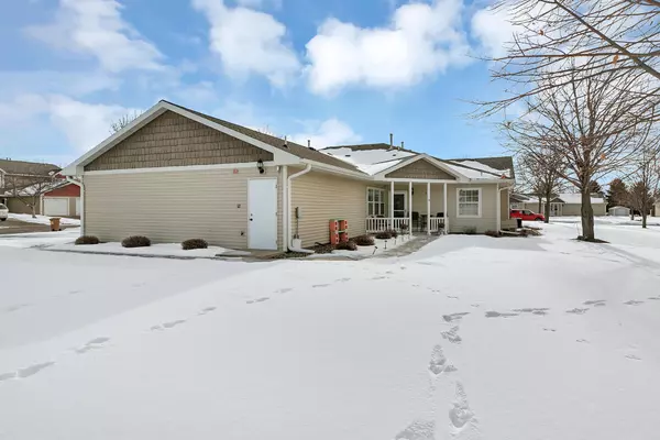 378 Country Side LN #4, Albany, MN 56307