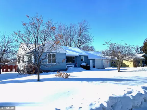 315 7th AVE NE, Roseau, MN 56751