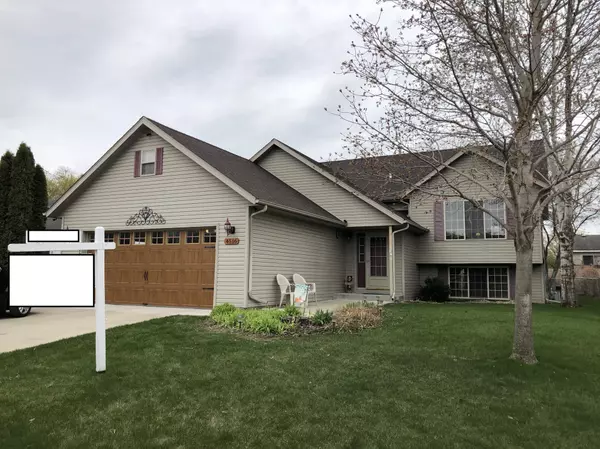 4516 Acorn LN NW, Rochester, MN 55901