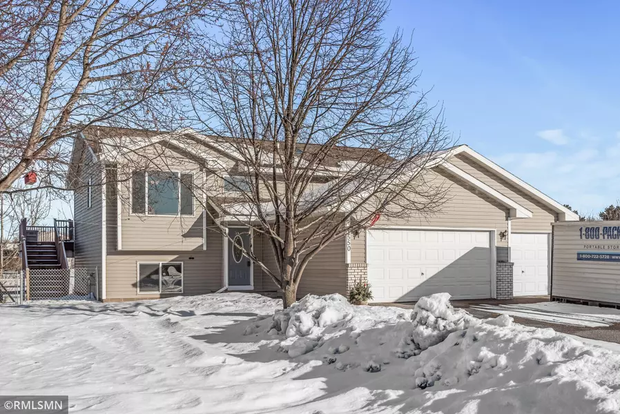 1550 Marigold DR, Cambridge, MN 55008