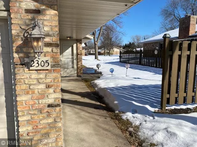 2305 Wildwood TRL, Minnetonka, MN 55305