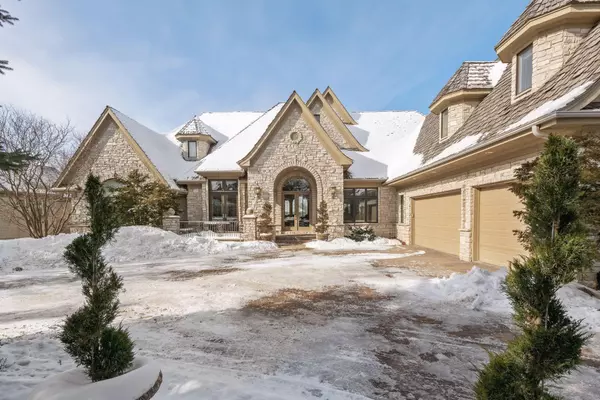 Eden Prairie, MN 55347,18346 Nicklaus WAY