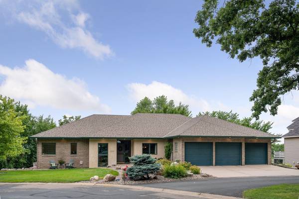 13620 Sunset Hill DR,  Burnsville,  MN 55337