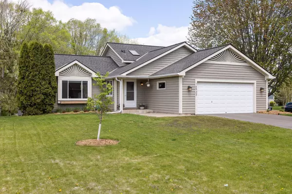 16923 Jonquil TRL, Lakeville, MN 55044