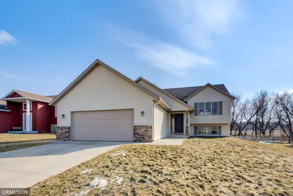 5550 Weatherstone LN NW, Rochester, MN 55901