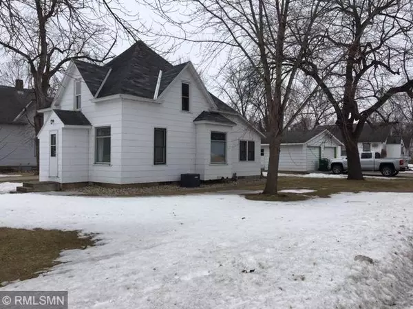 102 Lockerbie ST E, Litchfield, MN 55355