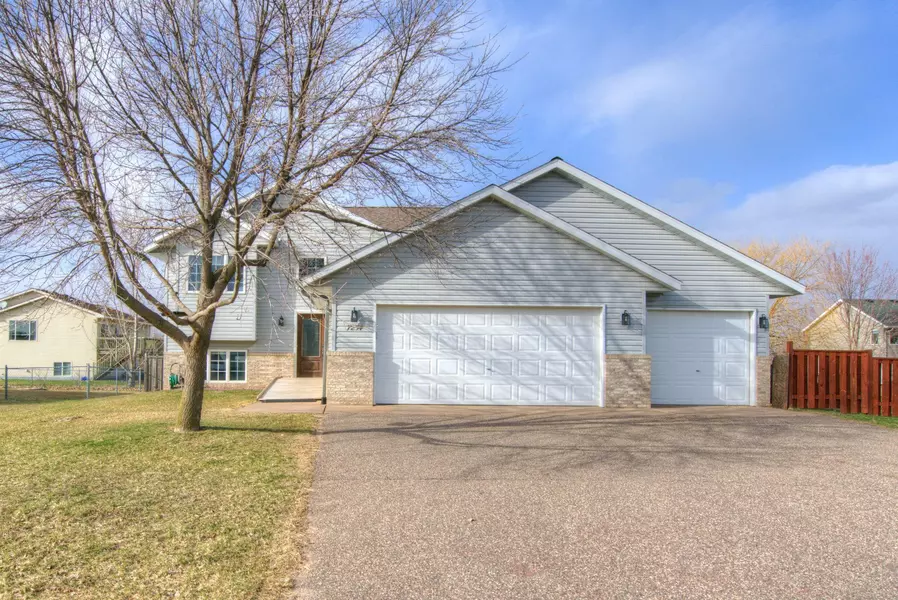 7254 377th CIR, North Branch, MN 55056