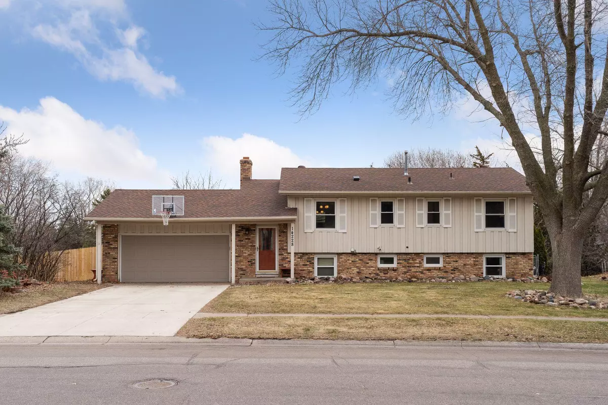 Apple Valley, MN 55124,14228 Garrett AVE