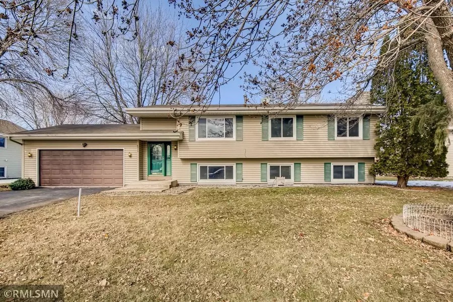 6075 Lower 161st ST W, Lakeville, MN 55068