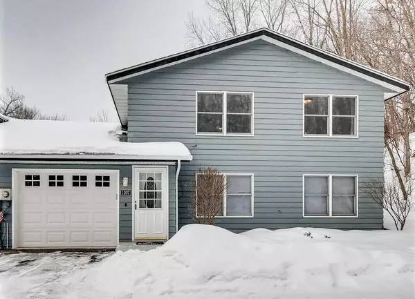 1207 Sterling WAY,  Stillwater,  MN 55082