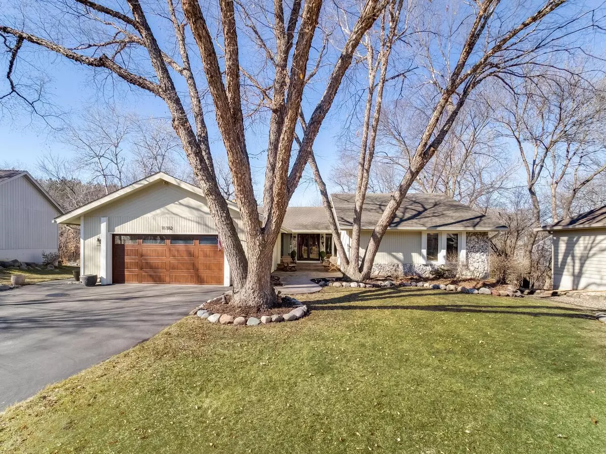 Eden Prairie, MN 55347,11382 Burr Ridge LN