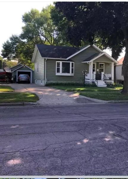 1002 N Elm ST, Fairmont, MN 56031