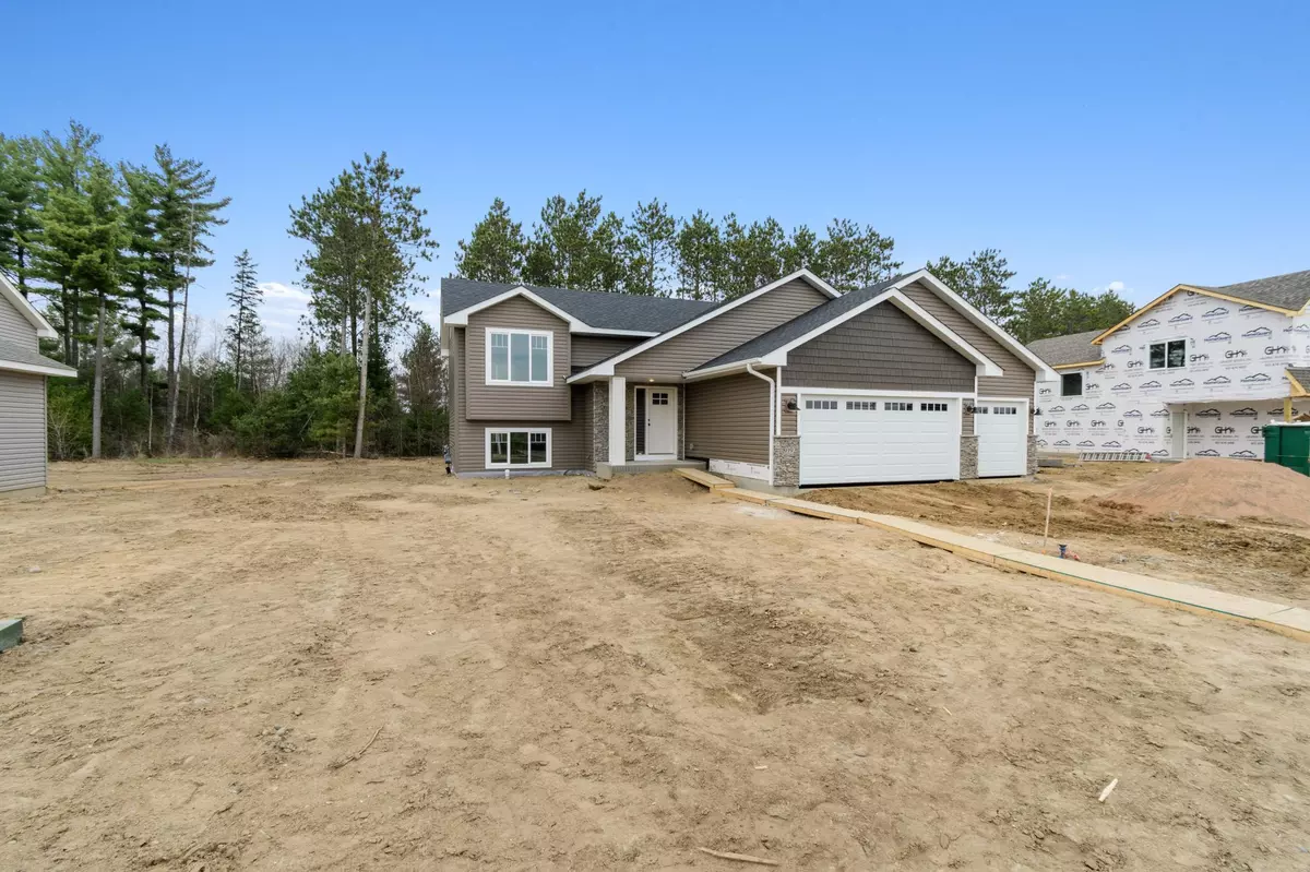 North Branch, MN 55056,8133 Hummingbird LN