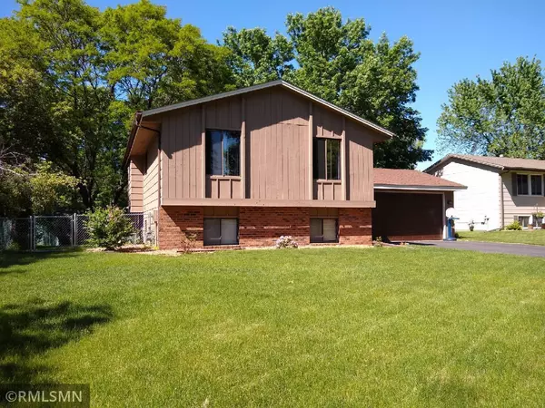 8864 62nd AVE N, Brooklyn Park, MN 55428