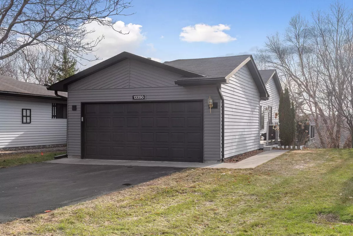 Apple Valley, MN 55124,13350 Hughes CT