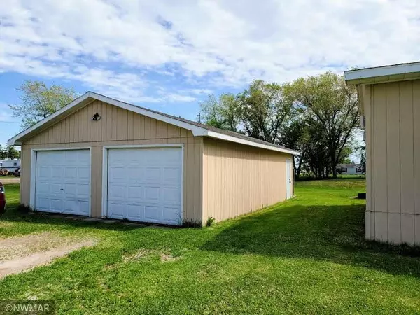 Thief River Falls, MN 56701,15377 Connie ST