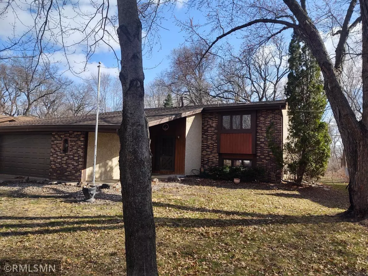 Circle Pines, MN 55014,15 Hillcrest LN